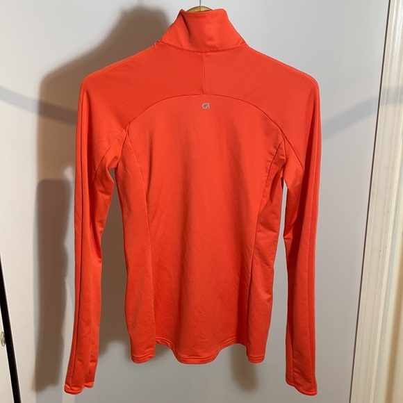 GAP Fit Full-Zip Jacket w/ Thumb Holes - Picture 5 of 6